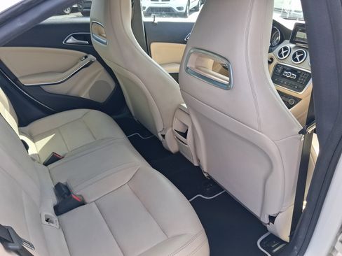 Used 2014 Mercedes-Benz CLA 250 image 29