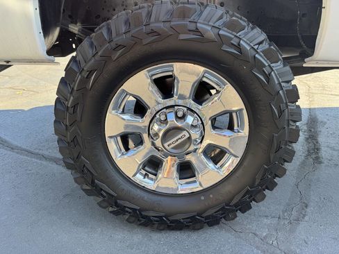 Used 2015 Ford F250 Platinum w/ FX4 Off-Road Package image 24