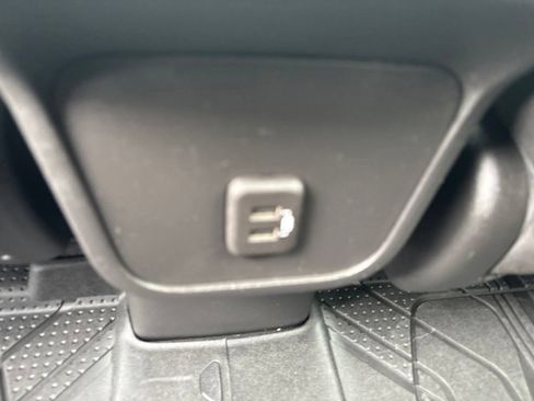 Used 2024 Chevrolet Equinox LT w/ LPO, Floor Liner Package AWD/4WD image 25