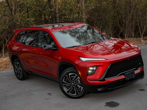 New 2026 Buick Enclave Sport Touring w/ Power Package image 2