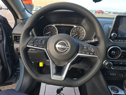 Certified 2025 Nissan Sentra SV image 7