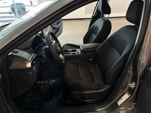 Used 2025 Nissan Altima 2.5 SV FWD image 25