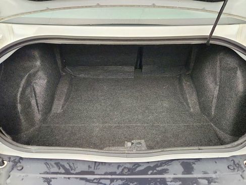 Used 2018 Dodge Challenger SXT image 21