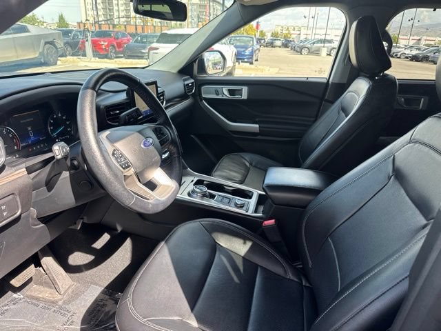 Used 2021 Ford Explorer Limited w/ Equipment Group 301A AWD/4WD image 9