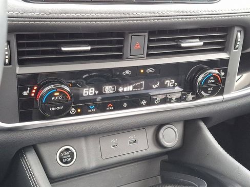 Certified 2023 Nissan Rogue SL w/ SL Premium Package image 19