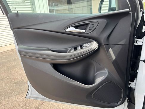 Used 2025 Buick Encore GX Preferred FWD image 18