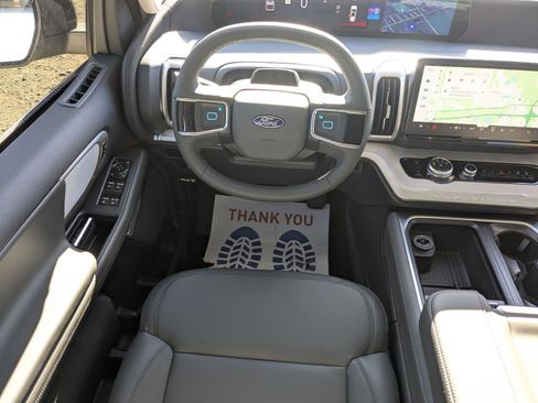 New 2026 Ford Expedition Active image 18