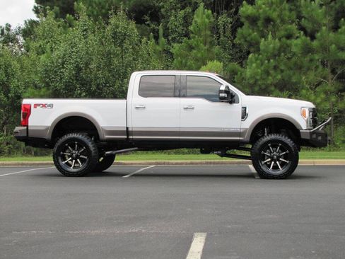 Used 2019 Ford F250 King Ranch w/ King Ranch Ultimate Package AWD/4WD image 4