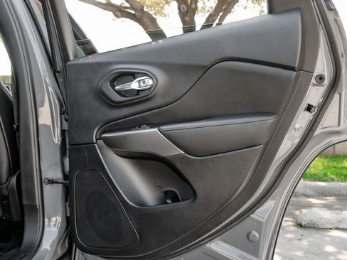 Used 2021 Jeep Cherokee Limited w/ Mopar Interior Package image 58