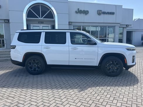 New 2026 Jeep Grand Wagoneer Limited w/ Convenience Group I AWD/4WD image 5