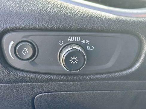 Used 2024 Chevrolet Malibu LT image 17