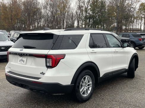 New 2026 Ford Explorer Active RWD image 3