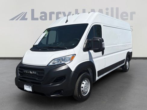 Used 2023 RAM ProMaster 2500 FWD image 1