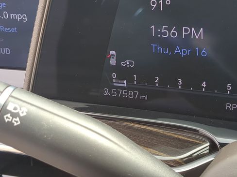 Certified 2022 Cadillac Escalade Premium Luxury w/ Performance Package image 11