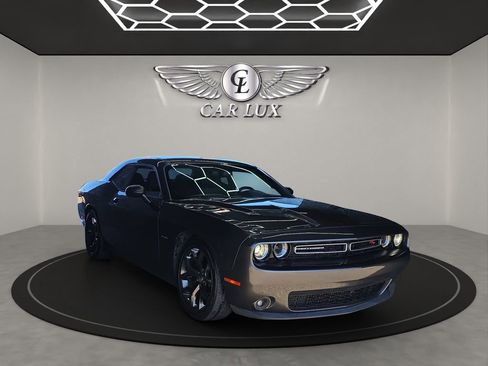 Used 2015 Dodge Challenger R/T w/ Quick Order Package 28B R/T image 8
