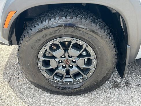 Used 2023 Nissan Frontier PRO-4X w/ Pro-4X Premium Package AWD/4WD image 17