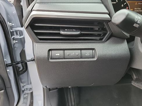 Used 2024 Nissan Altima 2.5 SR AWD/4WD image 30