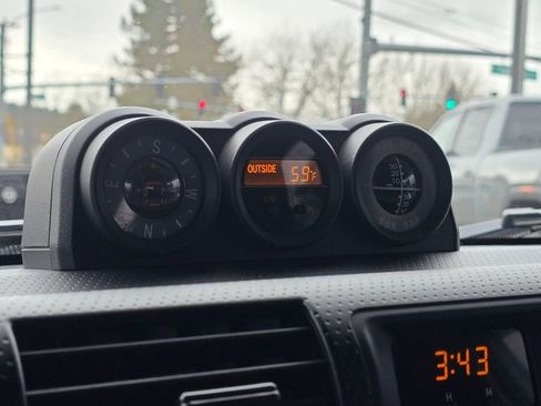 Used 2014 Toyota FJ Cruiser 4WD w/ Convenience Package image 28