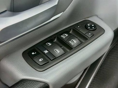 Used 2022 RAM 1500 Big Horn AWD/4WD image 17