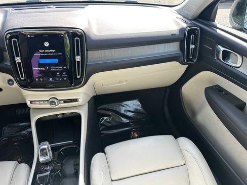 Certified 2023 Volvo XC40 B5 Plus w/ Driver Assist Package AWD/4WD image 19