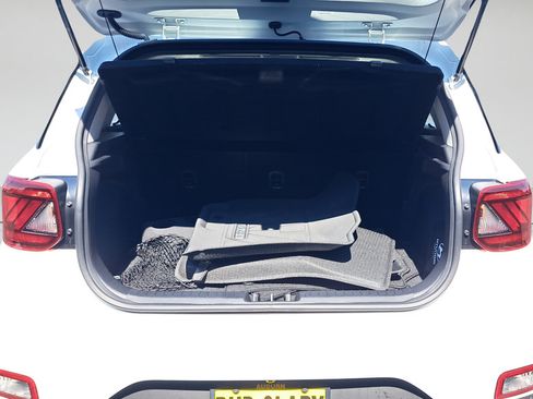 Used 2026 Hyundai Venue SE FWD image 26
