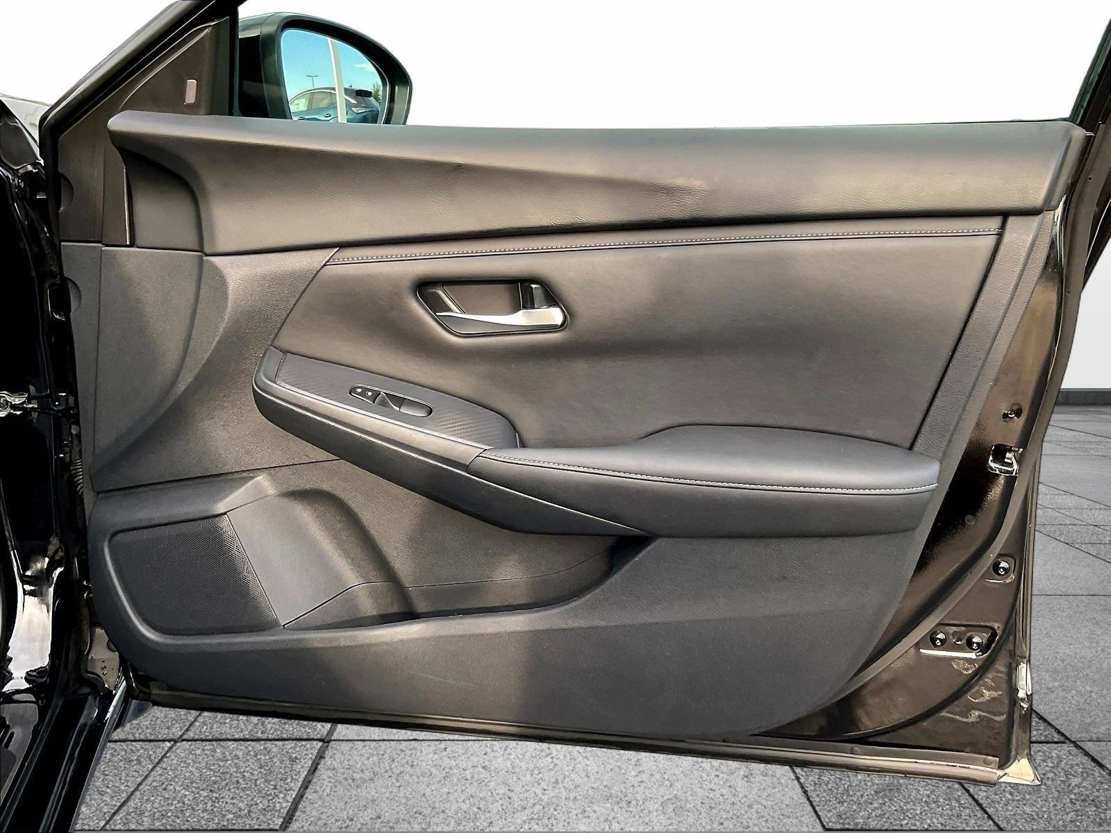 Certified 2024 Nissan Sentra SV FWD image 30