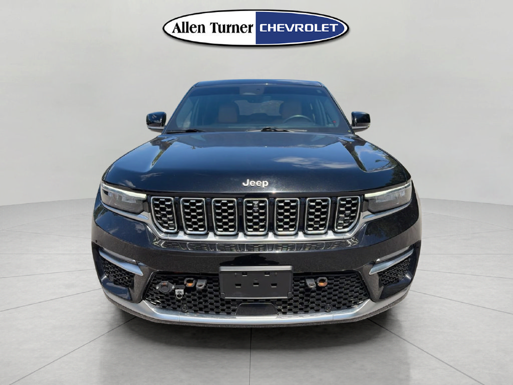 Used 2023 Jeep Grand Cherokee Summit AWD/4WD image 2