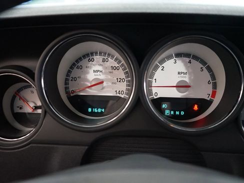 Used 2010 Dodge Challenger SE RWD image 28