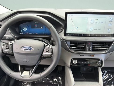 Used 2023 Ford Escape Platinum w/ Premium Technology Package AWD/4WD image 21