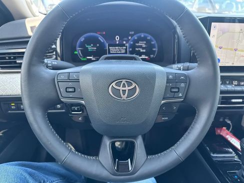 Used 2025 Toyota Camry XLE w/ Premium Plus Package AWD/4WD image 14