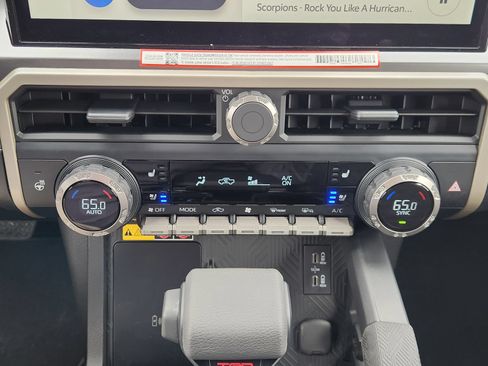 New 2026 Toyota Tacoma TRD Off-Road w/ TRD Off Road Premium Package AWD/4WD image 20