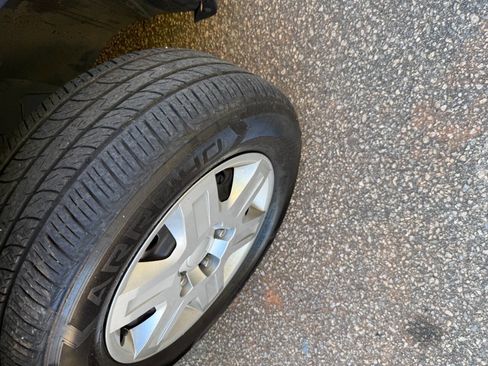 Used 2012 Dodge Grand Caravan SE image 2