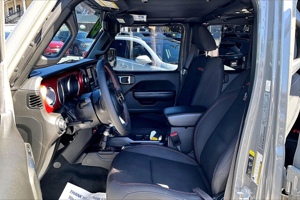 Used 2023 Jeep Wrangler Unlimited Rubicon AWD/4WD image 14