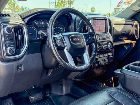 Used 2019 GMC Sierra 1500 SLT w/ X31 Off-Road Package AWD/4WD image 8