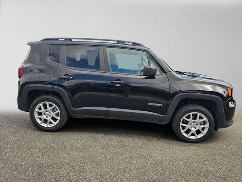 Used 2022 Jeep Renegade Latitude AWD/4WD image 2