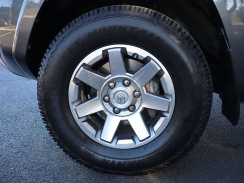 Used 2016 Toyota 4Runner Trail Premium AWD/4WD image 40