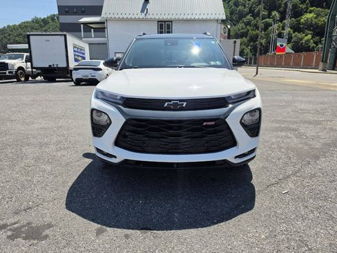 Used 2022 Chevrolet TrailBlazer RS w/ Technology Package AWD/4WD image 3