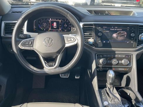 Used 2022 Volkswagen Atlas SEL Premium image 11