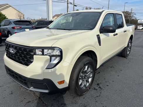 New 2025 Ford Maverick XLT w/ Equipment Group 302A image 4