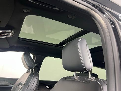 Used 2024 Jeep Grand Cherokee L Limited w/ Luxury Tech Group II image 25