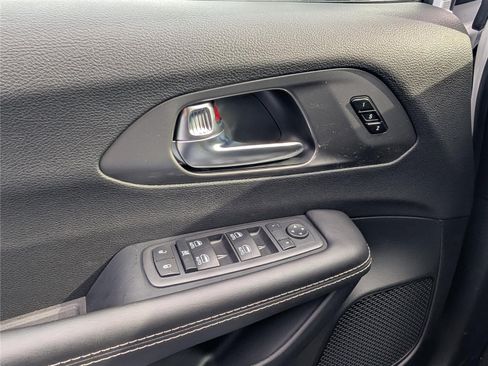 New 2026 Chrysler Pacifica Select FWD image 15