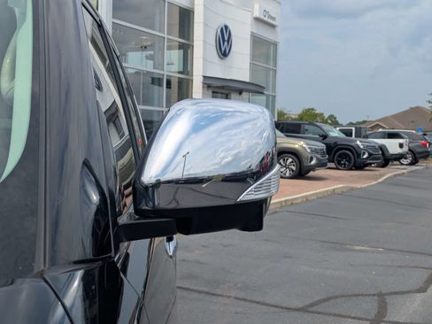 Used 2020 Nissan Armada SL w/ Premium Package RWD image 13