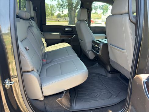Used 2023 GMC Sierra 2500 SLT w/ SLT Convenience Package AWD/4WD image 16