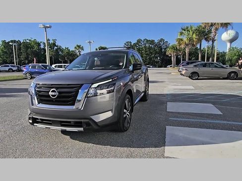 Used 2023 Nissan Pathfinder Platinum FWD image 22