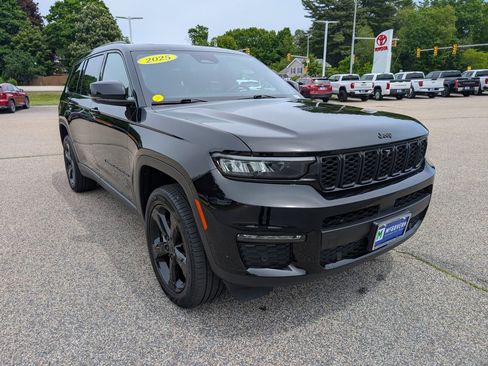 Used 2025 Jeep Grand Cherokee L Limited w/ Luxury Tech Group II AWD/4WD image 8