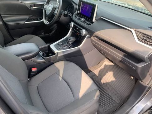 Used 2025 Toyota RAV4 XLE AWD/4WD image 18