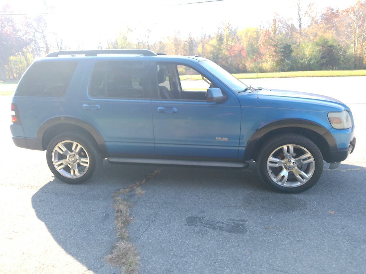 Used 2010 Ford Explorer XLT AWD/4WD image 5