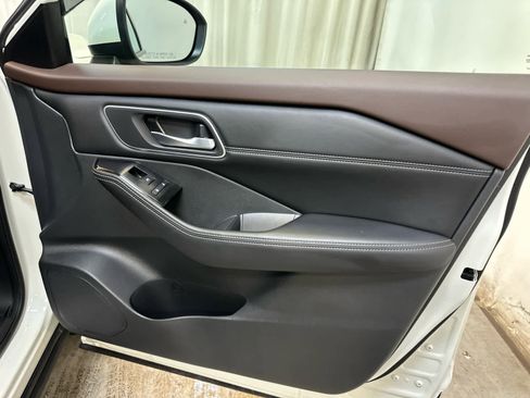 Certified 2021 Nissan Rogue SV w/ Premium Package image 28