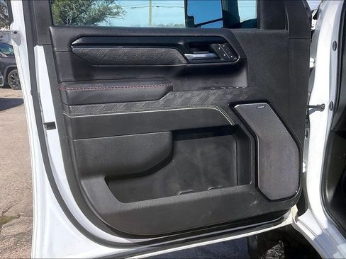 Used 2024 GMC Sierra 2500 AT4X AWD/4WD image 17