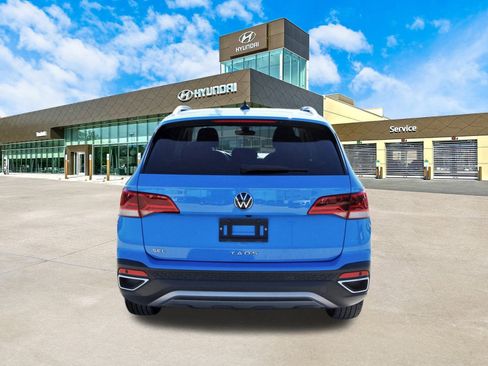 Used 2022 Volkswagen Taos SEL w/ Panoramic Sunroof Package image 7